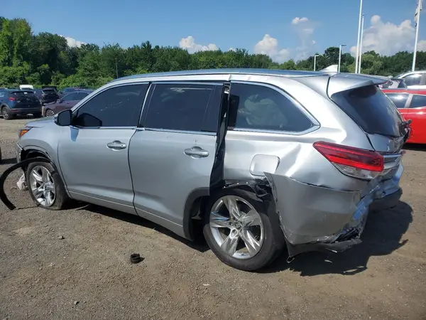 5TDDZRFH8JS809253 2018 TOYOTA HIGHLANDER - Image 2