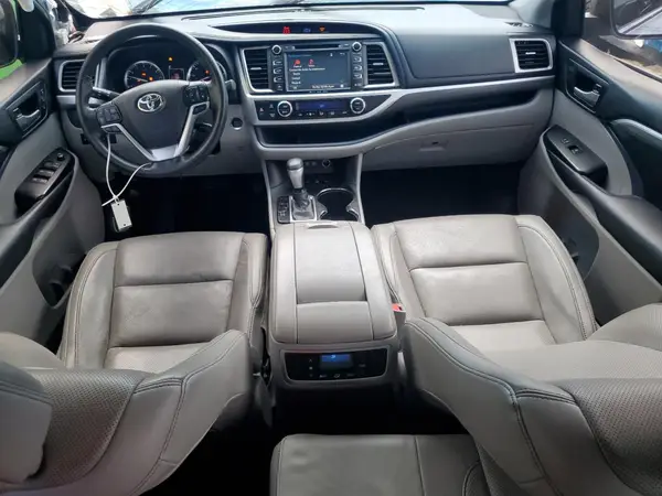 5TDDZRFH8JS809253 2018 TOYOTA HIGHLANDER - Image 8