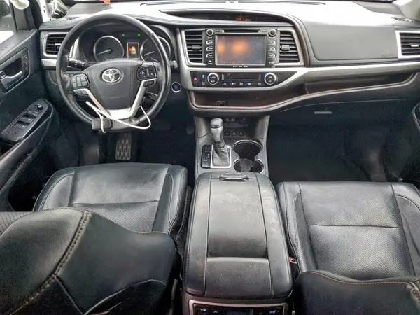 5TDDZRFH8JS810452 2018 TOYOTA HIGHLANDER - Image 8