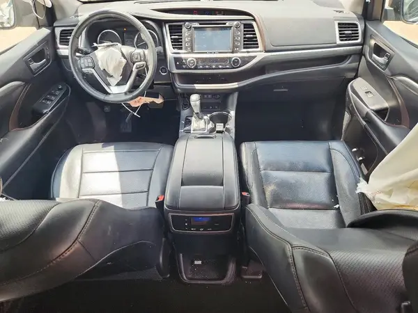 5TDDZRFH8JS819393 2018 TOYOTA HIGHLANDER - Image 8