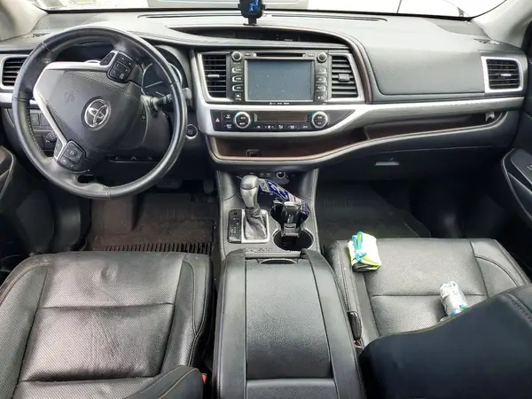 5TDDZRFH8JS833214 2018 TOYOTA HIGHLANDER - Image 8
