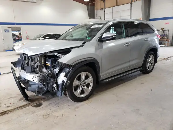 5TDDZRFH8JS833939 2018 TOYOTA HIGHLANDER - Image 1