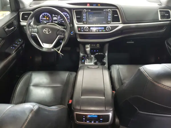 5TDDZRFH8JS833939 2018 TOYOTA HIGHLANDER - Image 8