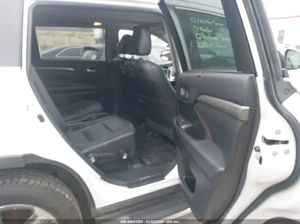 5TDDZRFH8JS834749 2018 TOYOTA HIGHLANDER - Image 8