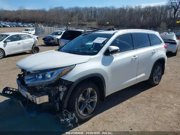 5TDDZRFH8JS839174 2018 TOYOTA HIGHLANDER - Image 2