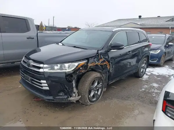 5TDDZRFH8JS840891 2018 TOYOTA HIGHLANDER - Image 2