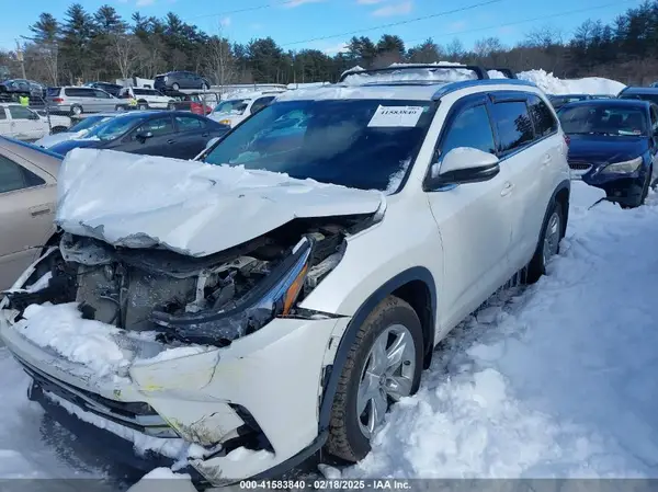 5TDDZRFH8JS846254 2018 TOYOTA HIGHLANDER - Image 2