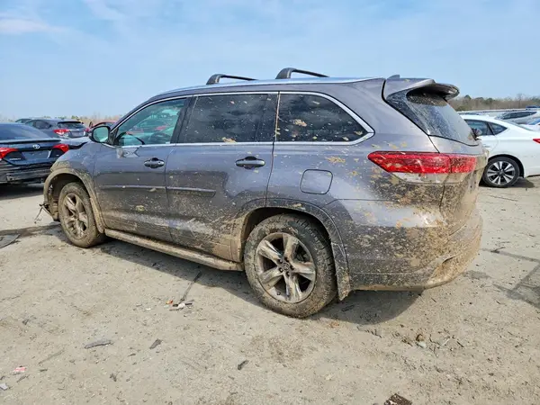 5TDDZRFH8JS847081 2018 TOYOTA HIGHLANDER - Image 2