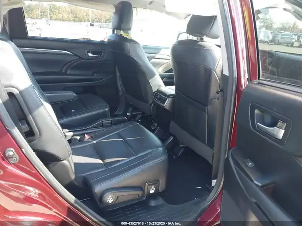 5TDDZRFH8JS848246 2018 TOYOTA HIGHLANDER - Image 8