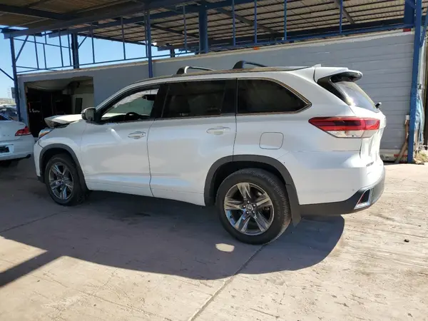 5TDDZRFH8JS853401 2018 TOYOTA HIGHLANDER - Image 2