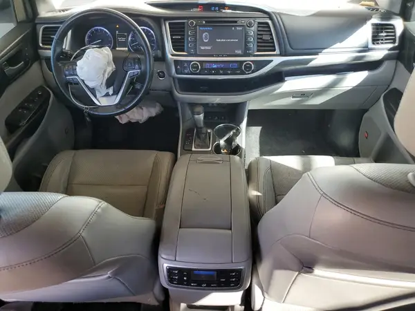 5TDDZRFH8JS853401 2018 TOYOTA HIGHLANDER - Image 8