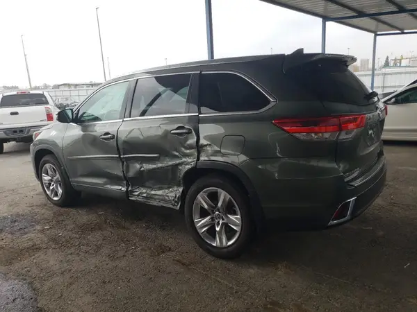 5TDDZRFH8JS855472 2018 TOYOTA HIGHLANDER - Image 2