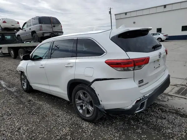 5TDDZRFH8JS869551 2018 TOYOTA HIGHLANDER - Image 2