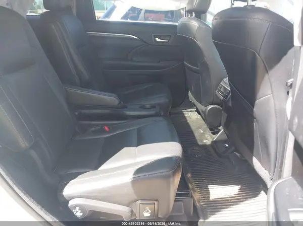 5TDDZRFH8JS870912 2018 TOYOTA HIGHLANDER - Image 8