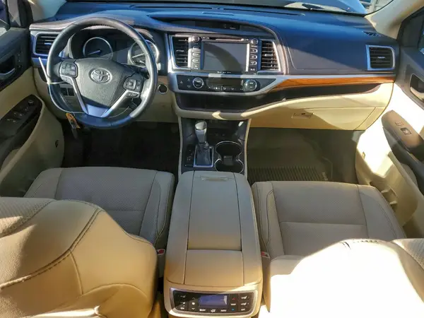 5TDDZRFH8JS871896 2018 TOYOTA HIGHLANDER - Image 8