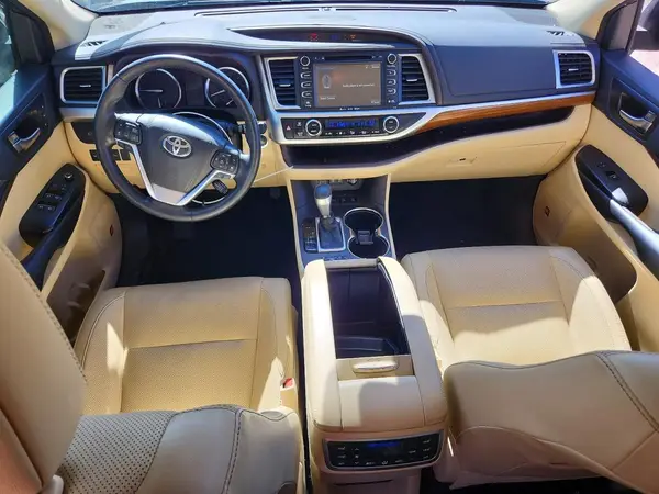 5TDDZRFH8JS877553 2018 TOYOTA HIGHLANDER - Image 8