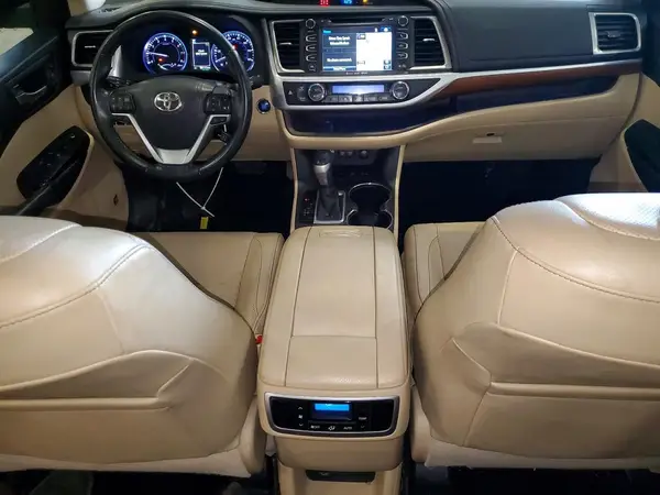 5TDDZRFH8JS877830 2018 TOYOTA HIGHLANDER - Image 8