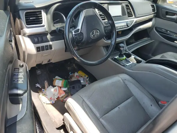 5TDDZRFH8JS885734 2018 TOYOTA HIGHLANDER - Image 8
