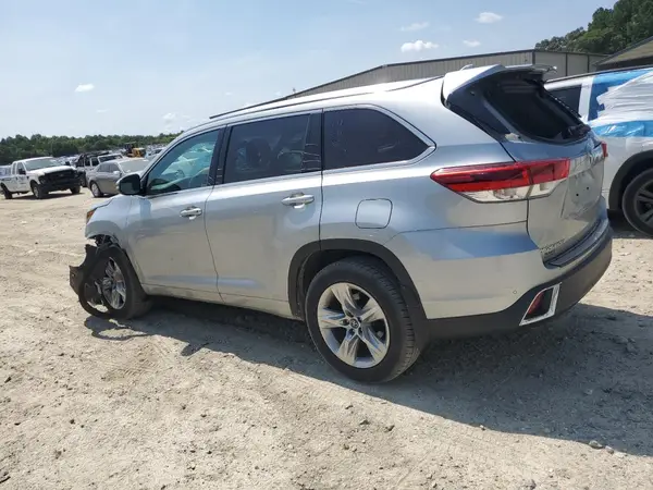 5TDDZRFH8JS891050 2018 TOYOTA HIGHLANDER - Image 2