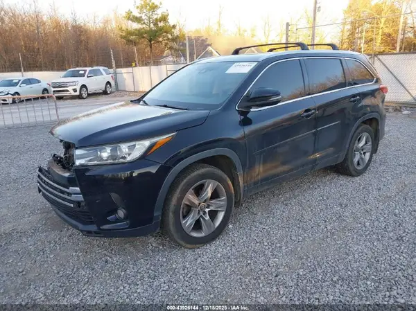 5TDDZRFH8JS891288 2018 TOYOTA HIGHLANDER - Image 2