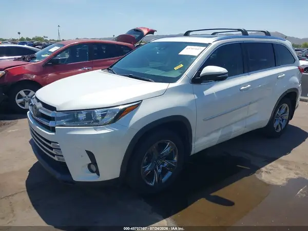 5TDDZRFH8JS898726 2018 TOYOTA HIGHLANDER - Image 2