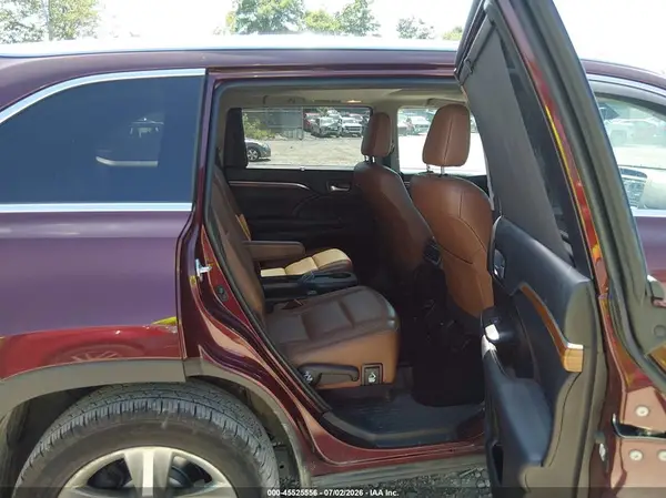 5TDDZRFH8JS910597 2018 TOYOTA HIGHLANDER - Image 8
