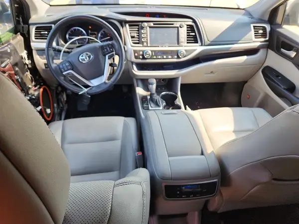 5TDDZRFH8JS911166 2018 TOYOTA HIGHLANDER - Image 8
