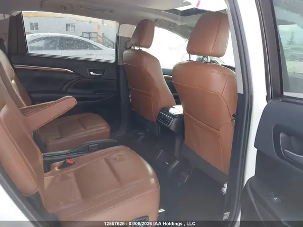 5TDDZRFH8KS700339 2019 TOYOTA HIGHLANDER - Image 8