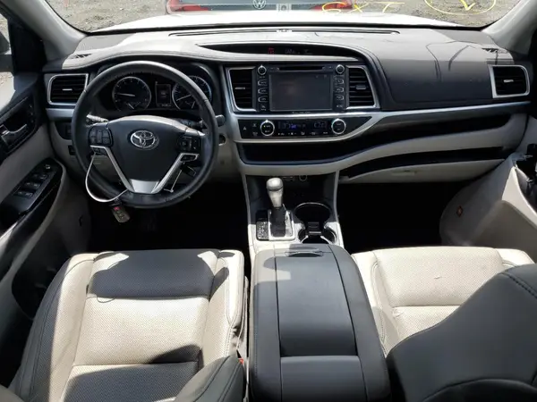 5TDDZRFH8KS707968 2019 TOYOTA HIGHLANDER - Image 8