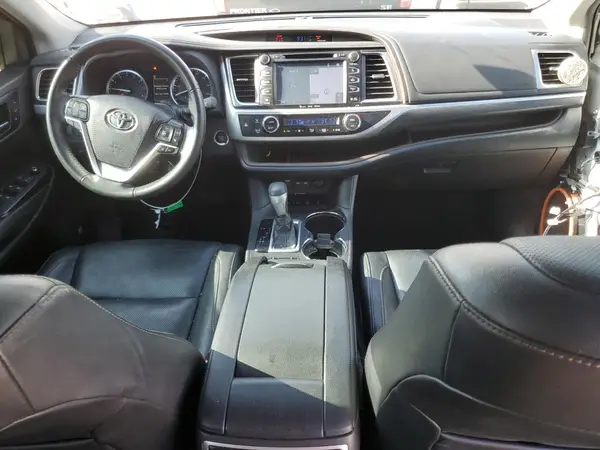 5TDDZRFH8KS711373 2019 TOYOTA HIGHLANDER - Image 8