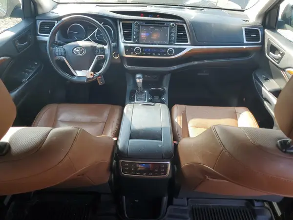 5TDDZRFH8KS738007 2019 TOYOTA HIGHLANDER - Image 8
