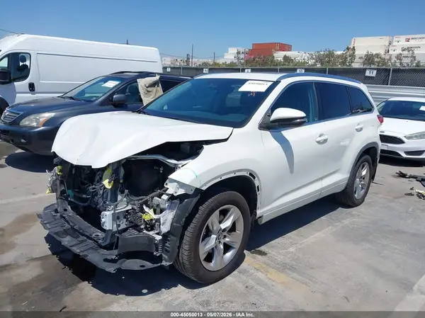 5TDDZRFH8KS739318 2019 TOYOTA HIGHLANDER - Image 2