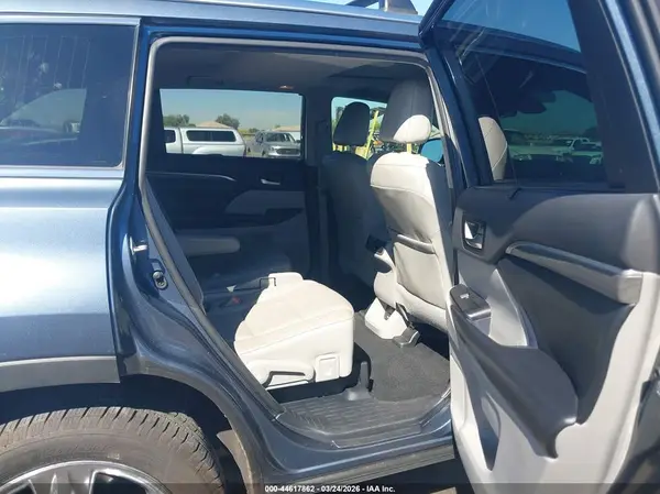 5TDDZRFH8KS747435 2019 TOYOTA HIGHLANDER - Image 8
