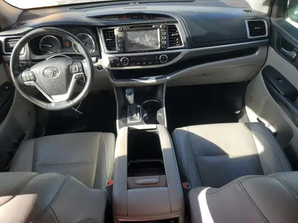 5TDDZRFH8KS933766 2019 TOYOTA HIGHLANDER - Image 8