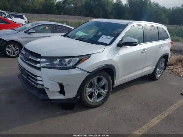 5TDDZRFH8KS934464 2019 TOYOTA HIGHLANDER - Image 2