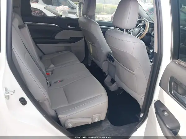 5TDDZRFH8KS934464 2019 TOYOTA HIGHLANDER - Image 8