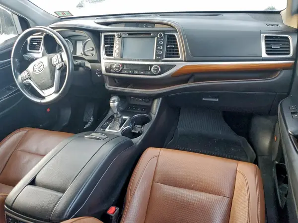 5TDDZRFH8KS936473 2019 TOYOTA HIGHLANDER - Image 8