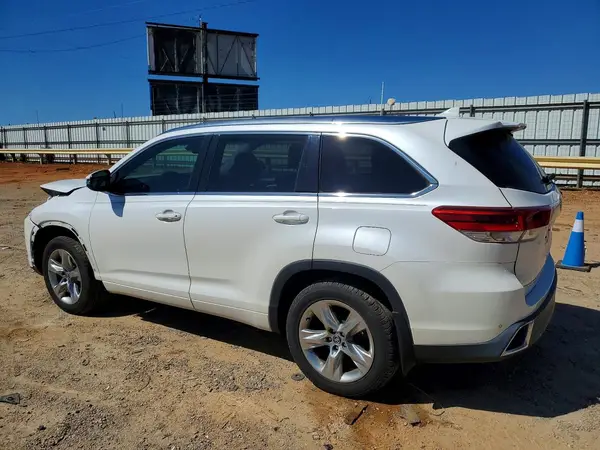 5TDDZRFH8KS956576 2019 TOYOTA HIGHLANDER - Image 2