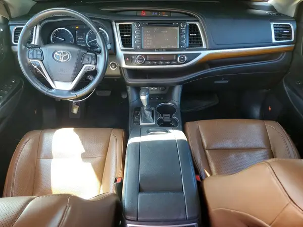 5TDDZRFH8KS956576 2019 TOYOTA HIGHLANDER - Image 8
