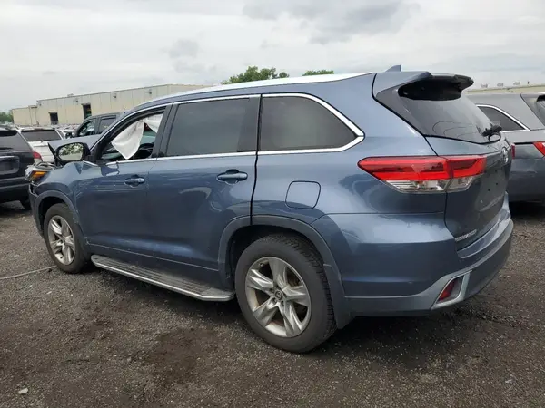 5TDDZRFH8KS964788 2019 TOYOTA HIGHLANDER - Image 2