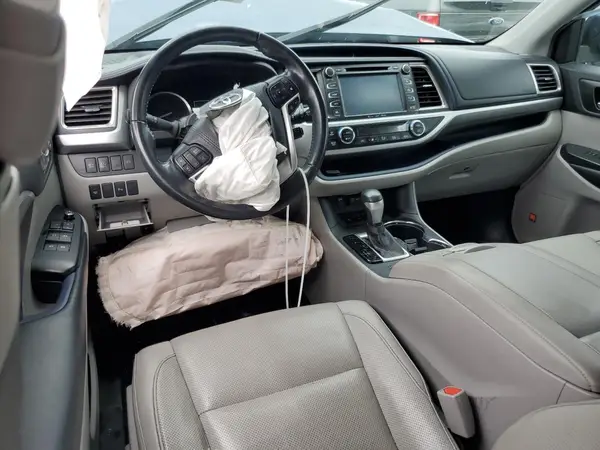 5TDDZRFH8KS964788 2019 TOYOTA HIGHLANDER - Image 8