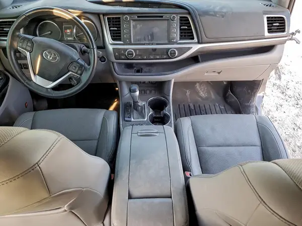 5TDDZRFH8KS976018 2019 TOYOTA HIGHLANDER - Image 8