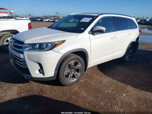 5TDDZRFH8KS992378 2019 TOYOTA HIGHLANDER - Image 2