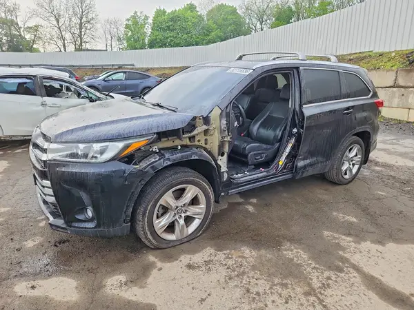 5TDDZRFH8KS995572 2019 TOYOTA HIGHLANDER - Image 1