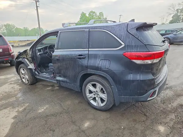 5TDDZRFH8KS995572 2019 TOYOTA HIGHLANDER - Image 2