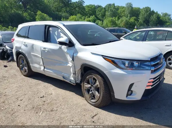 5TDDZRFH9HS356688 2017 TOYOTA HIGHLANDER - Image 1