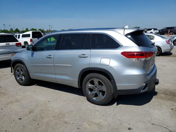5TDDZRFH9HS360773 2017 TOYOTA HIGHLANDER - Image 2