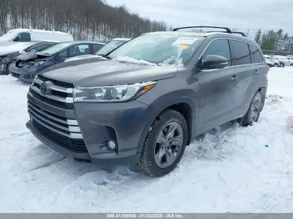 5TDDZRFH9HS361759 2017 TOYOTA HIGHLANDER - Image 2
