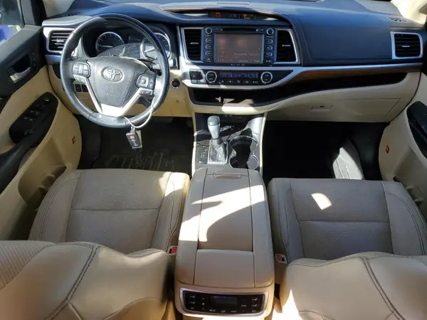 5TDDZRFH9HS363219 2017 TOYOTA HIGHLANDER - Image 8