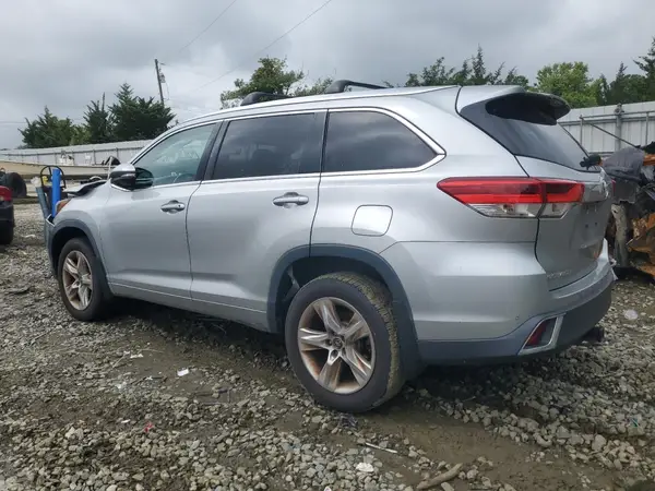 5TDDZRFH9HS370705 2017 TOYOTA HIGHLANDER - Image 2